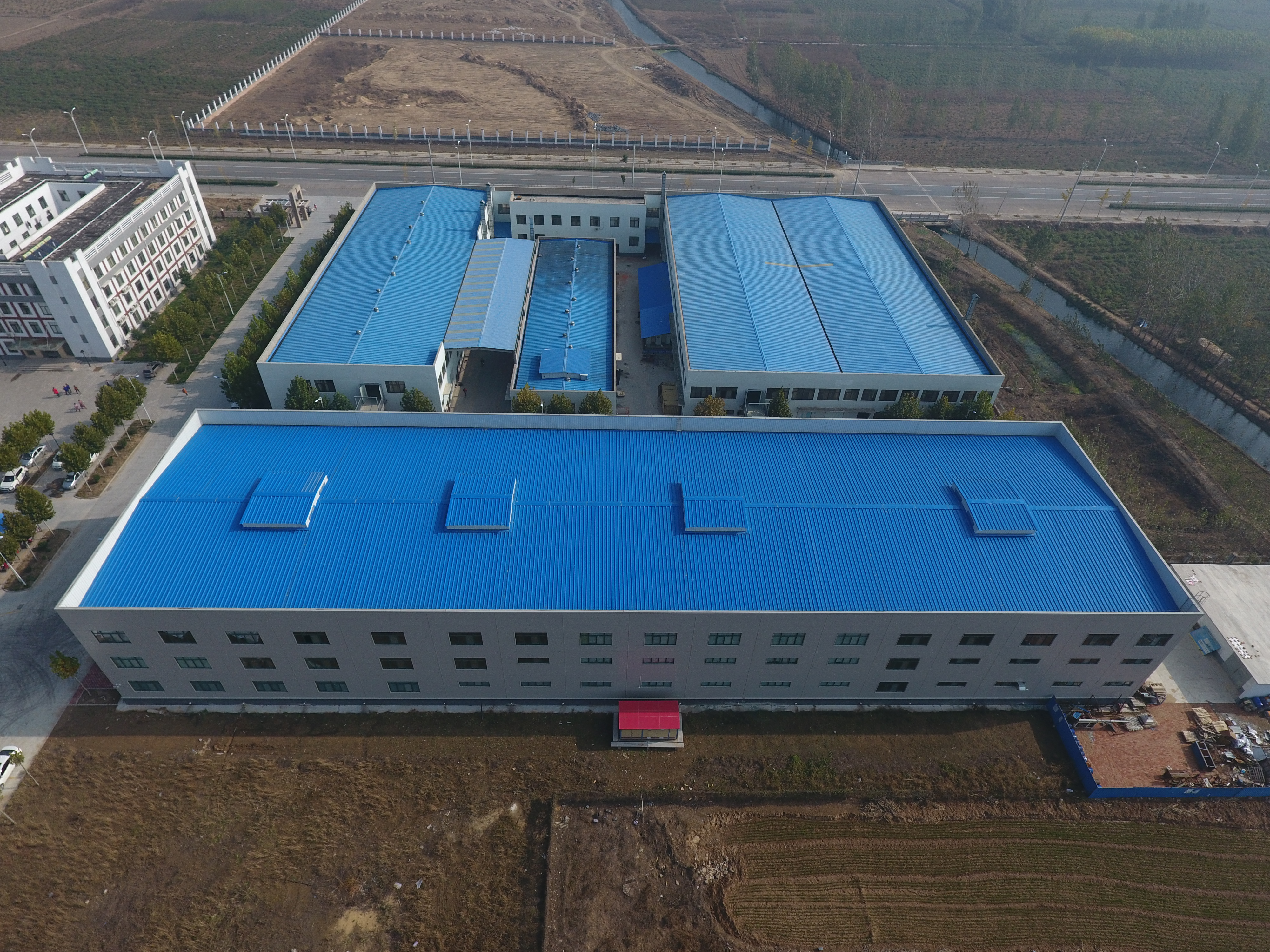 鋼結構工程-濮陽(yáng)銀河塑料